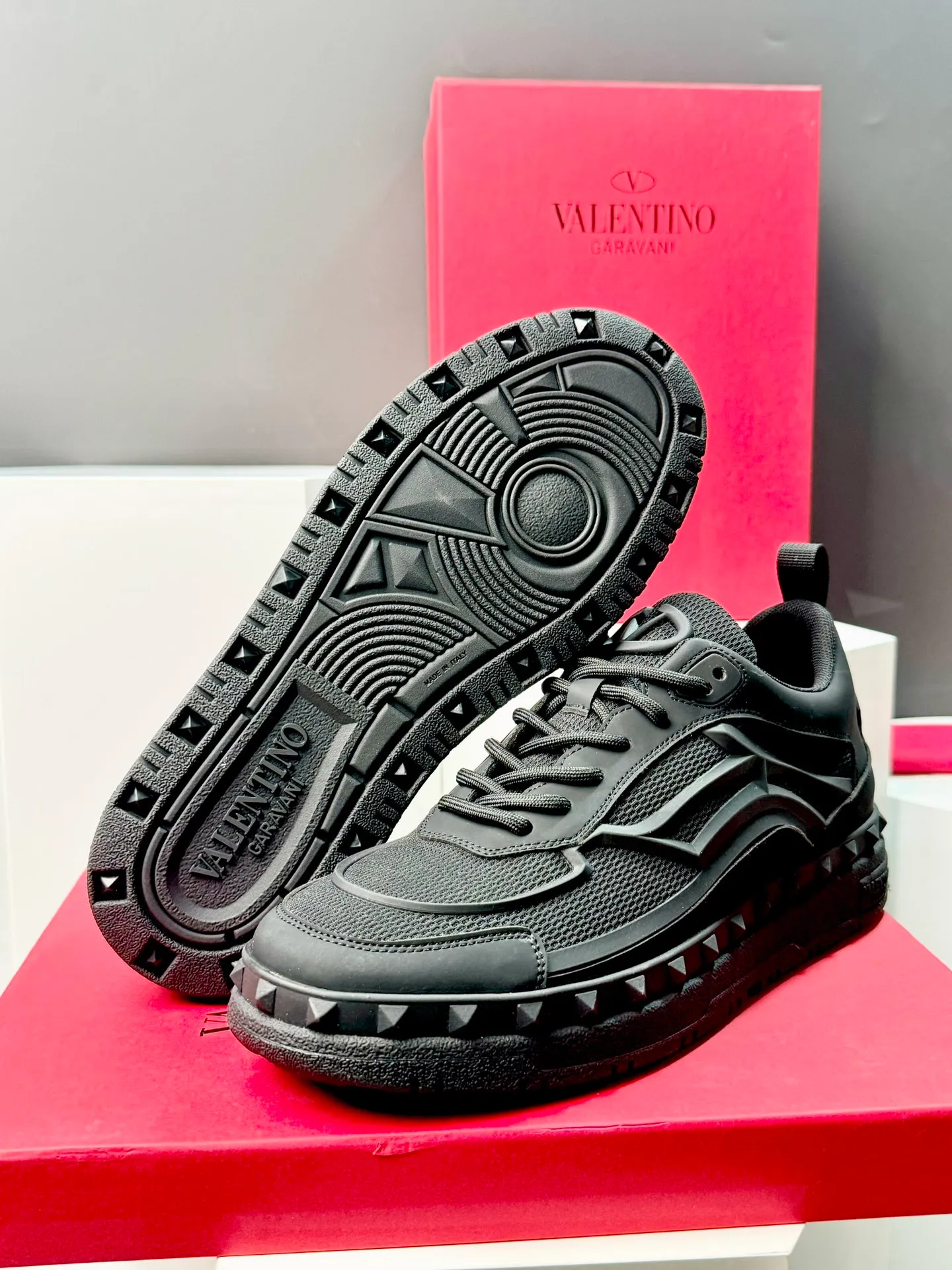 Men's shoes 💰440 Valentino "VALENTINO" hot sale ❤️ Counters ship at the same time 1:1 👏 Imported cowhide + mesh lining 🐂 Couple's casual fashion sneakers, exquisite workmanship, original original outsole 38-44 (45 customized, non-refundable)